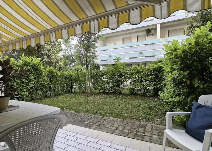 Spacious Flat Surrounded By Nature - Beahost Apartmán *