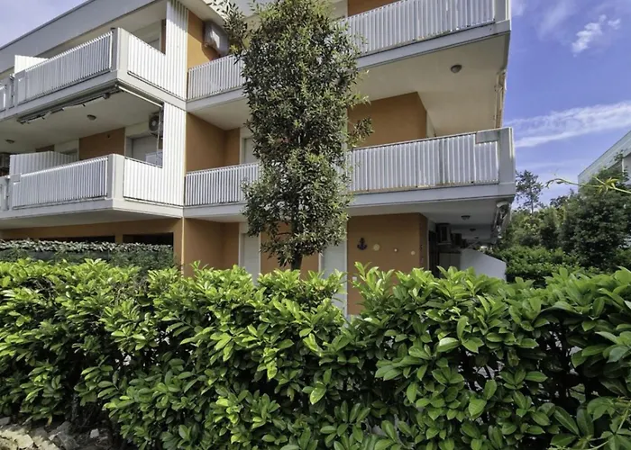 Spacious Flat Surrounded By Nature - Beahost Apartmán